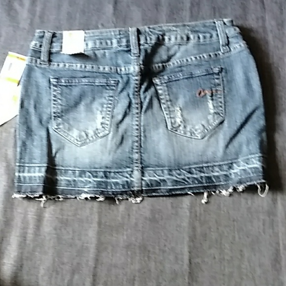 American Rag - Picture 2 of 4